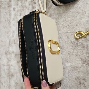 Crossbody purse